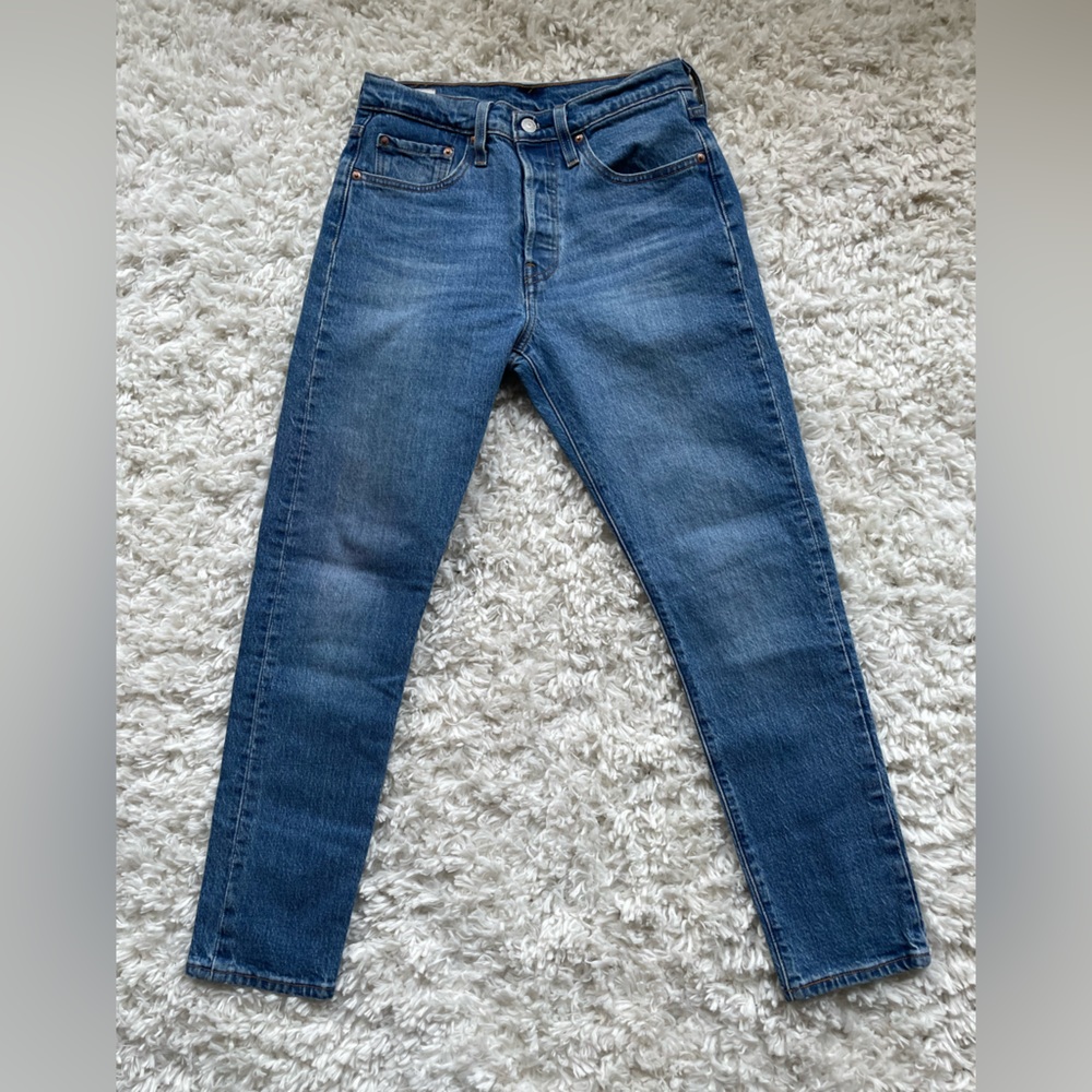 Levi's - Picture 3 of 6